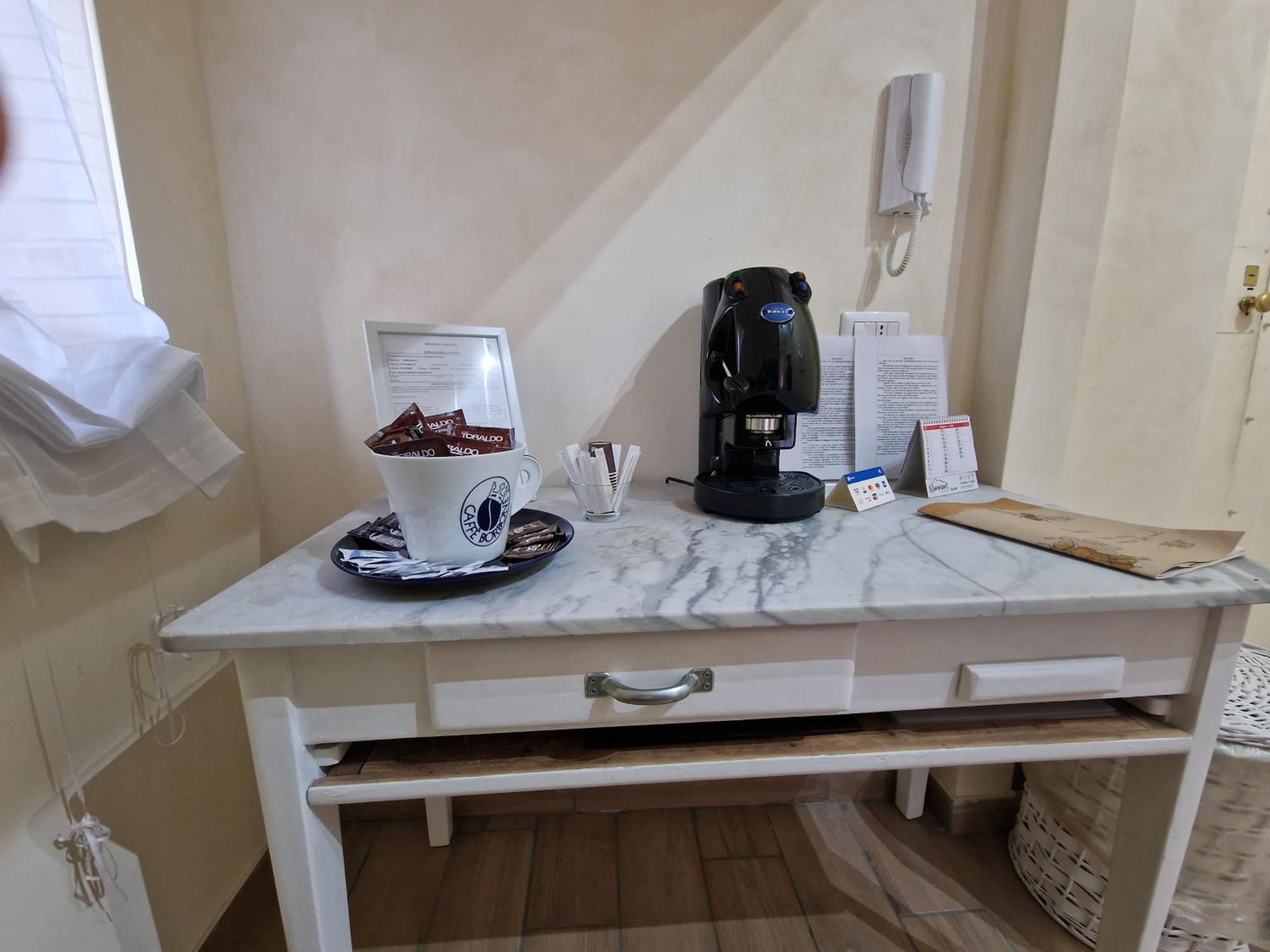 La Terrazza Delle Fate Hotel Наполи Екстериор снимка