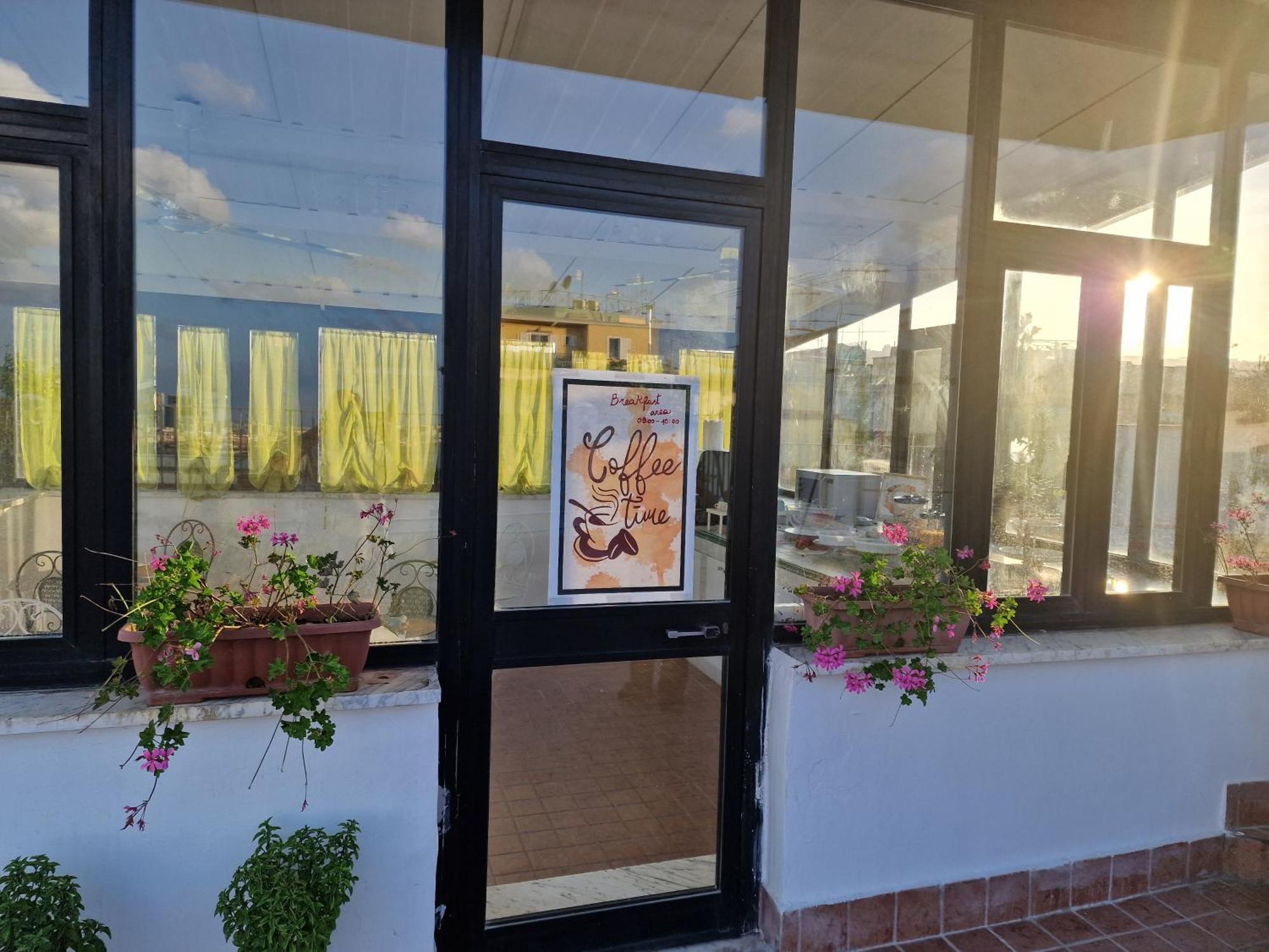 La Terrazza Delle Fate Hotel Наполи Екстериор снимка