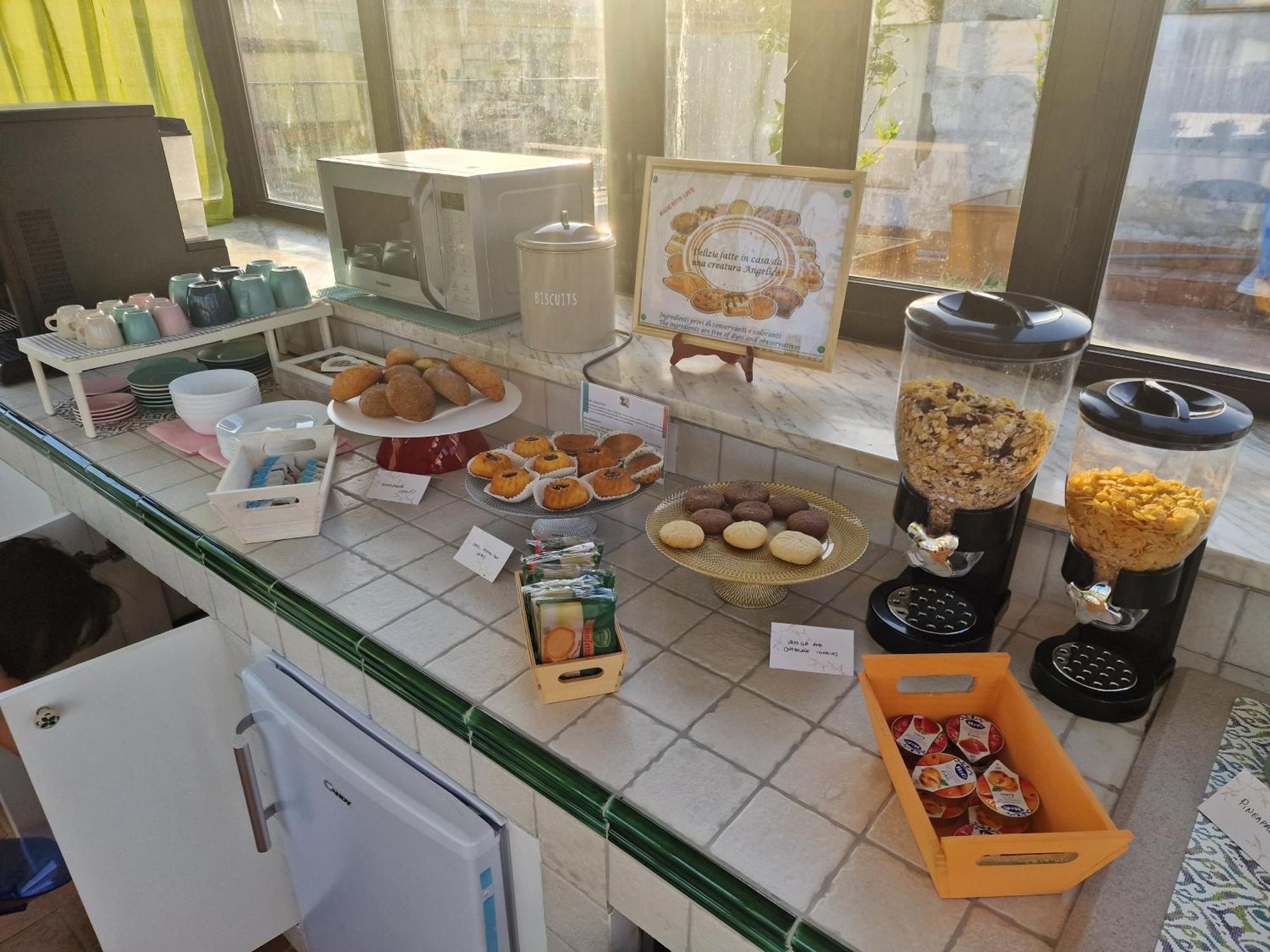 La Terrazza Delle Fate Hotel Наполи Екстериор снимка