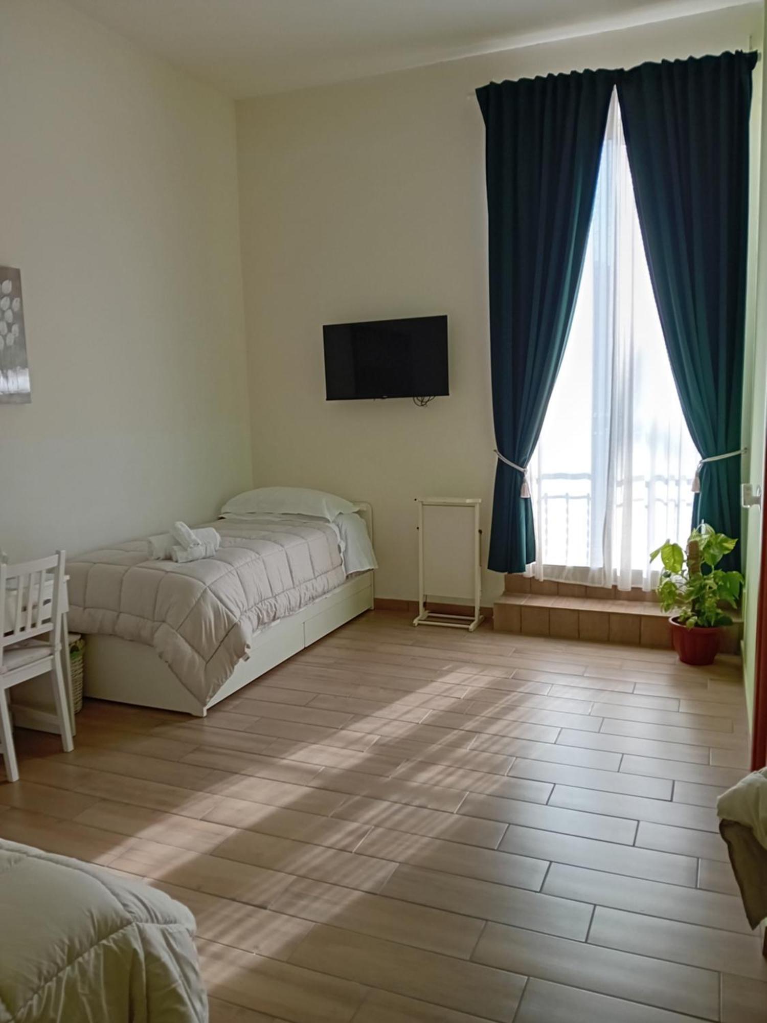 La Terrazza Delle Fate Hotel Наполи Екстериор снимка
