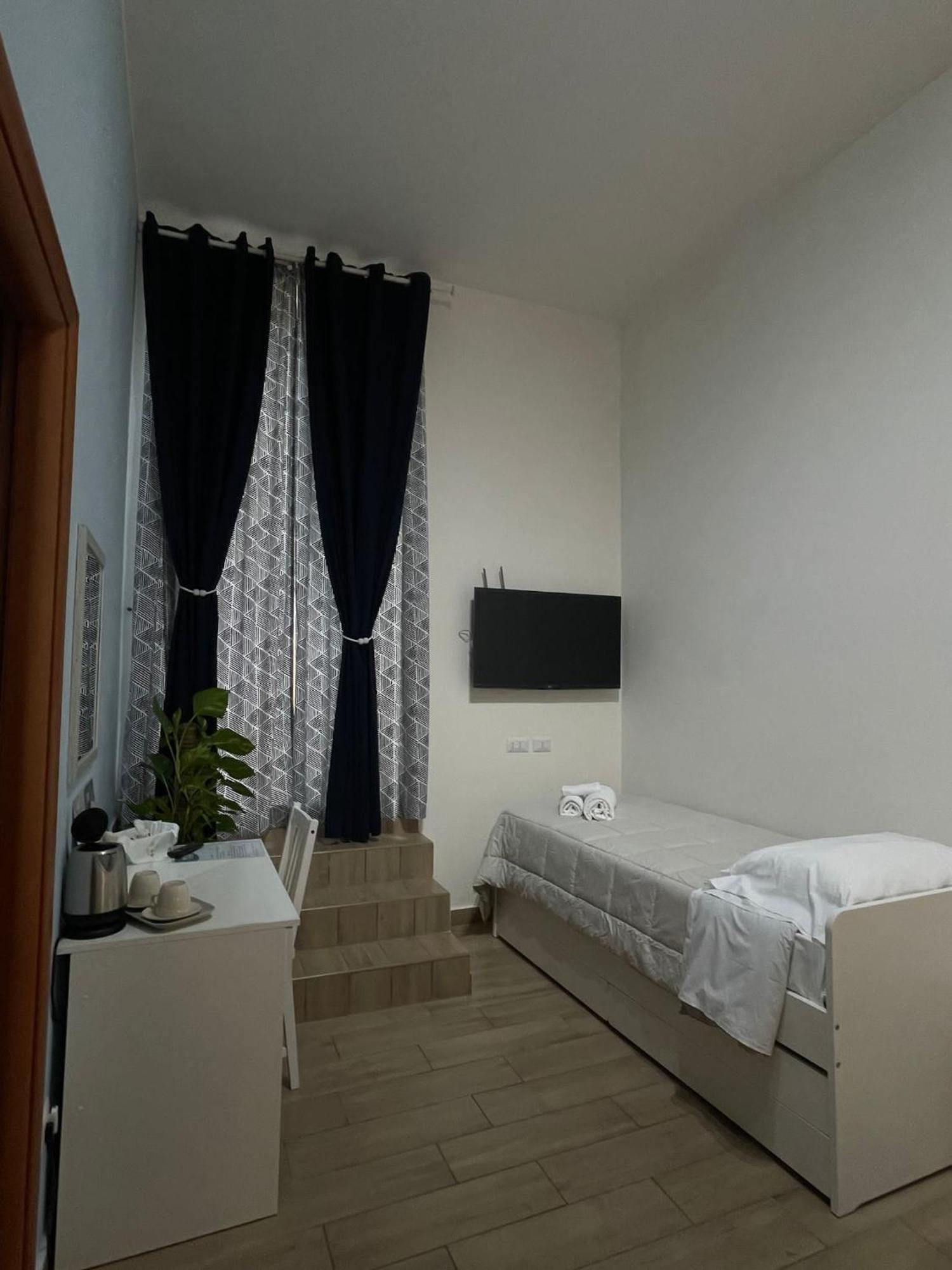 La Terrazza Delle Fate Hotel Наполи Екстериор снимка